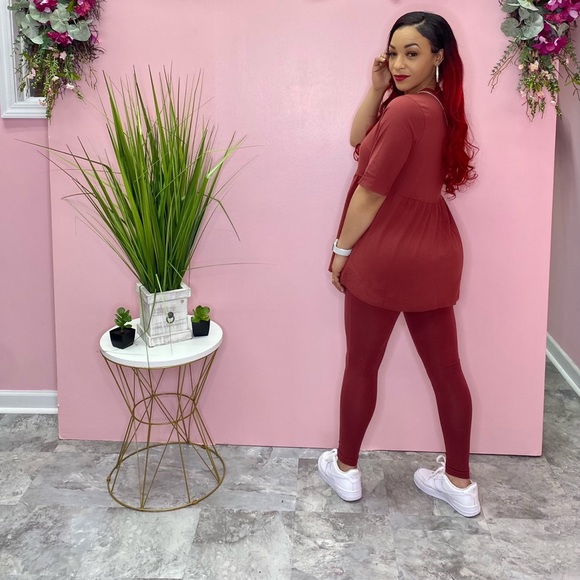 Women’s 2pc Set - Picture 3 of 5